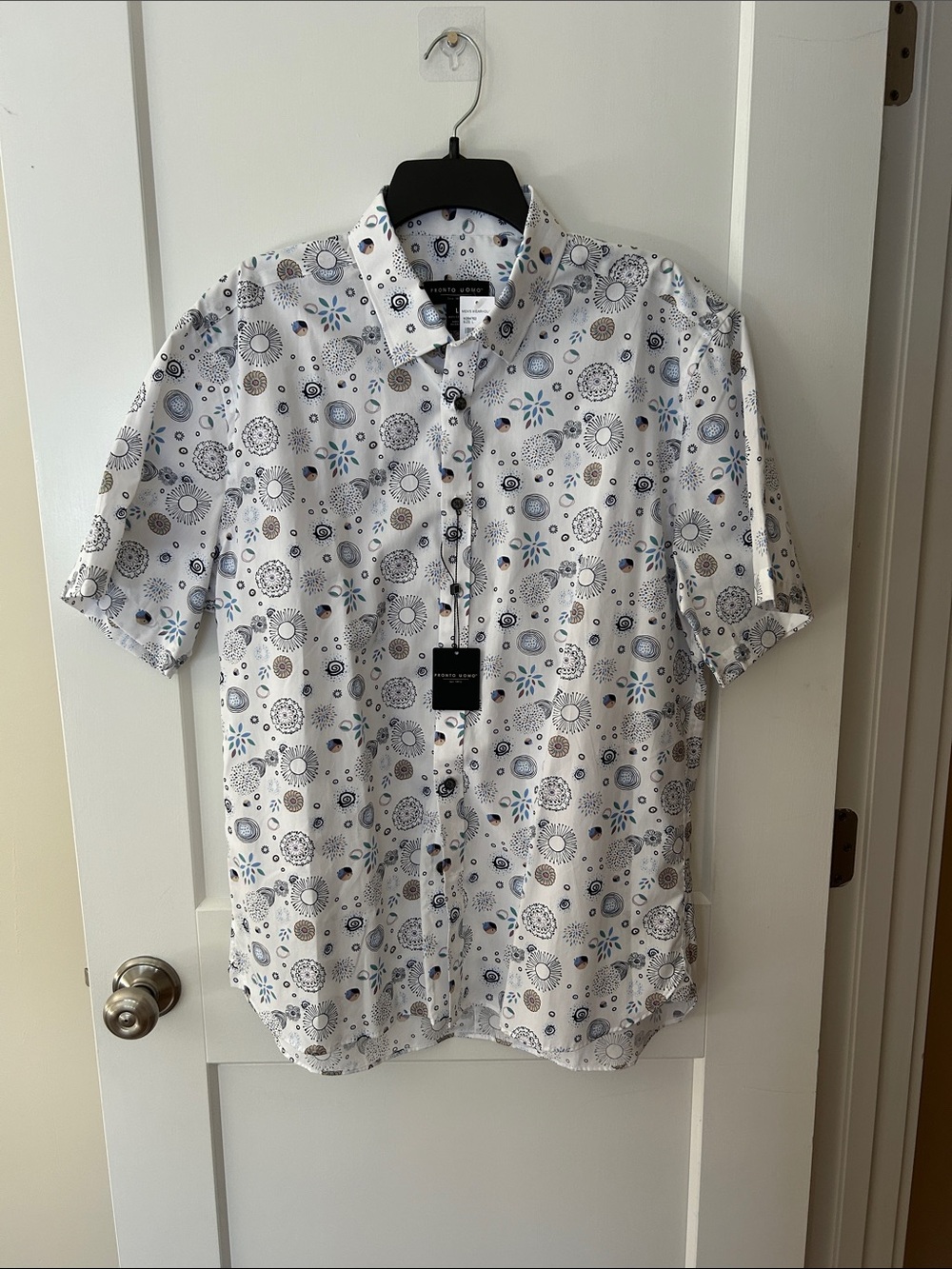 Pronto Uomo White Short-Sleeve Button-Down with Blue & Gray Floral Medallions